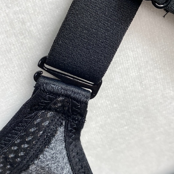 Wacoal 855229 Gray with Black Trim Sports Convertible Underwire Bra.  Size 38DD. - Picture 7 of 13